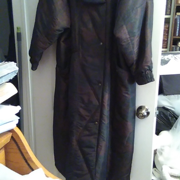 Full length winter coat, 50 inches long Ladies size 13-14 - Picture 5 of 16